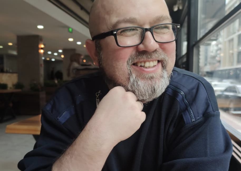 YAZAR ONAT, DENEME – İNCELEME ALANINDA ÖDÜLE LAYIK GÖRÜLDÜ