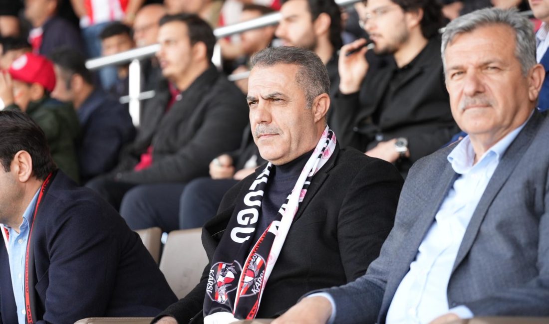 Batman Petrolspor'un Muğlaspor'u 1-0 mağlup ettiği karşılaşmayı stadyumda takip eden