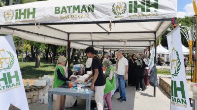 Batman'da faaliyet gösteren İnsani Hak ve Hürriyetleri (İHH) İnsani Yardım