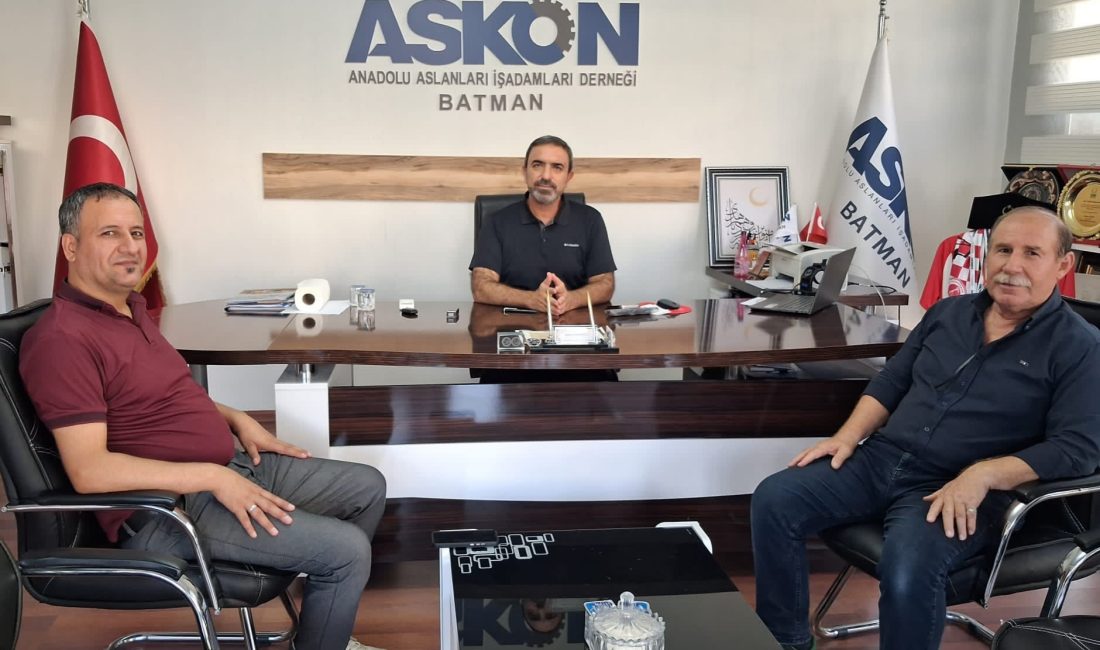 Gazetemiz imtiyaz sahibi Savaş ÖZALP ile Halkla İlişkiler Müdürü Mehmet