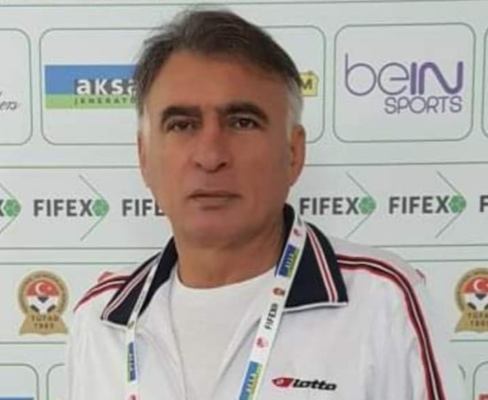 Futbol oynamayı bırakıp oyunu korumaya