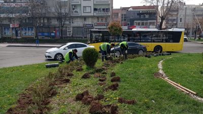 Batman Belediyesi Park ve Bahçeler Müdürlüğü, baharın gelişiyle birlikte kenti