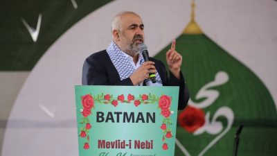 Batman’daki Mevlid-i Nebi mitinginde konuşan İTTİHADUL ULEMA Üyesi Molla Emrullah