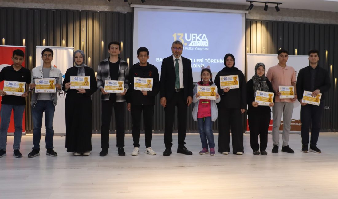 Batman’da düzenlenen 13. Ufka Yolculuk Bilgi ve Kültür Yarışması’nın ödül