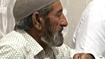 Ailemizin büyüğü, kıymetli babamız Bilal BOZĞAN’ın vefatı dolayısıyla acımızı paylaşan,