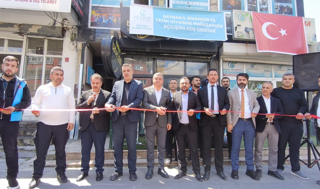 Yesevi Hareketi’nin Batman il binası ile Yetim Giydirme Mağazası, Batman’da