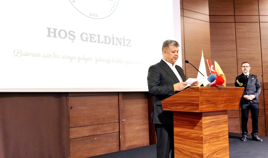 Batman Vakfı'nın Ankara'da düzenlenen tanıtım ve lansman programında konuşan İstanbul