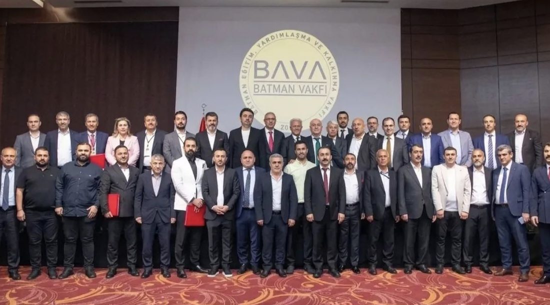 Batman Vakfı’nın tanıtım lansmanı, Holiday Inn Hotel’de geniş katılımla gerçekleştirildi.