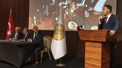 Batman Vakfı'nın tanıtım programında konuşan Tunceli Valisi Şefik AYGÖL, vakfın
