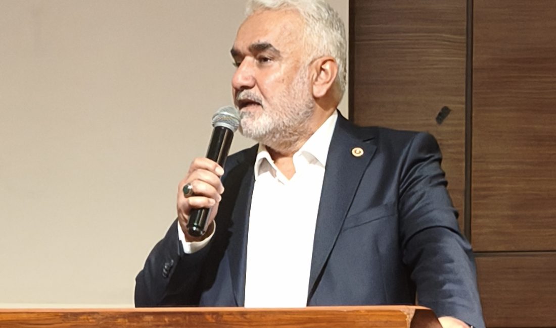 Batman Vakfı'nın tanıtım programında konuşan HÜDA PAR Genel Başkanı Zekeriya